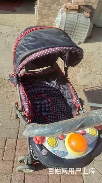 出售幼儿手推车的图片