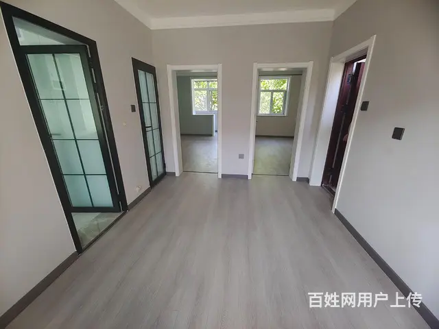 低价急售  市医院附近精装二室双气双证房屋的图片