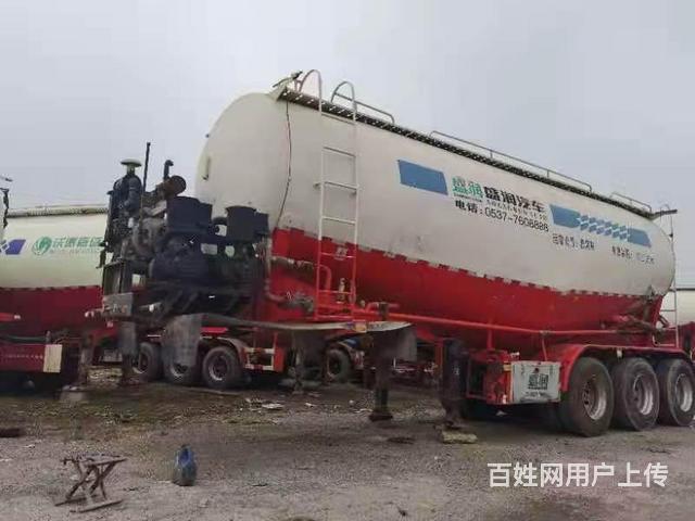 水泥罐车  泥浆罐车的图片