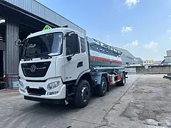 东风天锦小三轴腐蚀品罐式运输车