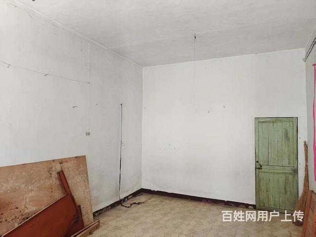 邮电路和金鹊街交叉口附近小仓库出租的图片