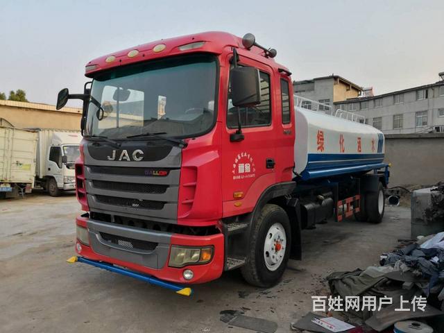 出售各种品牌油罐车 厂家直销的图片