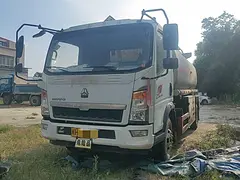 二手重汽豪沃10吨油罐车加油车手续齐全低价转让
