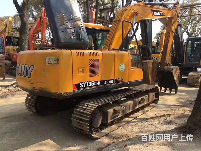 出售二手挖掘机三一135，纯土方机，质保包送的图片