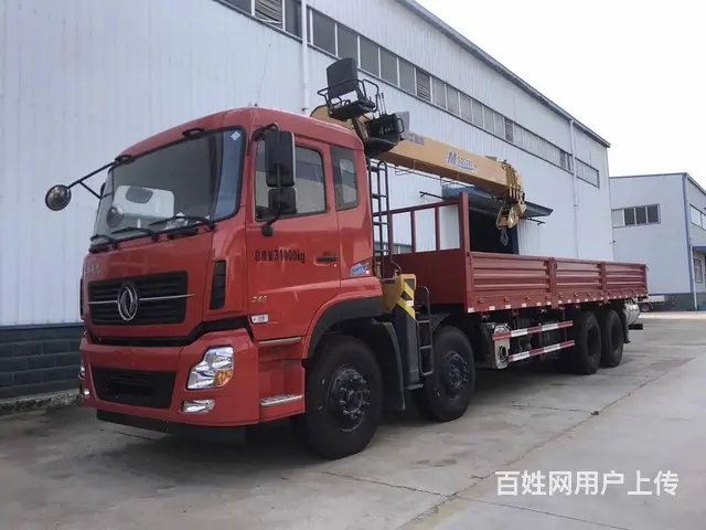 东风国六商用底盘徐工12吨随车吊的图片