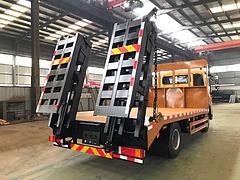 山区专用平板运输车 挖机专用拖车 厂家做活动
