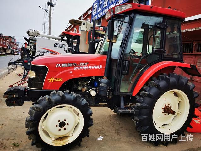 2016年沃得704拖拉机原厂驾驶室