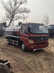 五吨欧马可洒水车