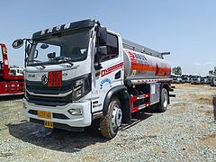 福建户国六8吨加油车