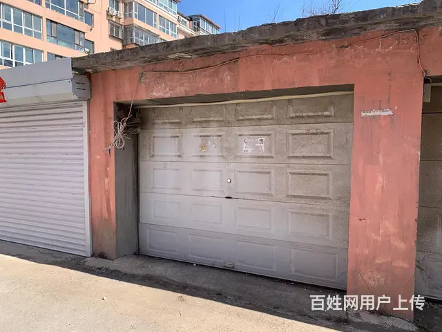 个人车库车库出售的图片