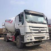 濮阳19年二手豪沃搅拌车 大14方 380马力