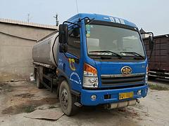 出售解放加油车