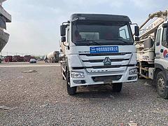 出售16年二手豪沃大12方搅拌车340马力  国四