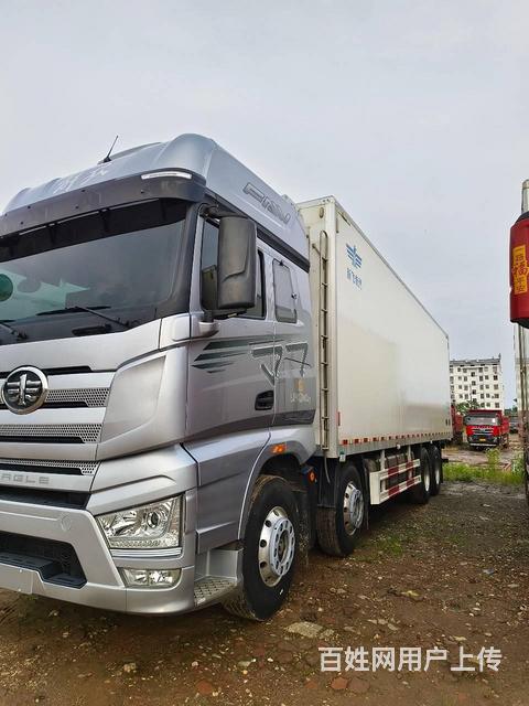 出售解放精品大J7冷藏车，带全险的图片