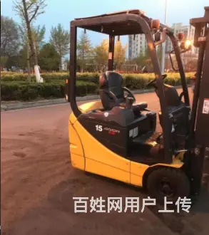 二手小松1.5吨电动叉车 举高4米二手叉车的图片