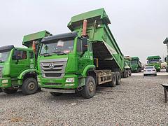 出售后八轮二手豪瀚渣土车 1.5米*5.6米U型箱