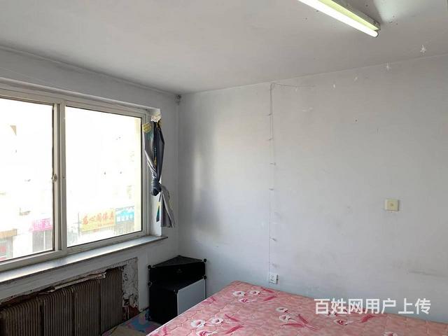 古塔区 北一里古城新苑 4楼步梯 四中 古塔公园 大润发超市的图片