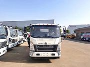 重汽豪沃(HOWO) 油罐车 国6 5吨加油车