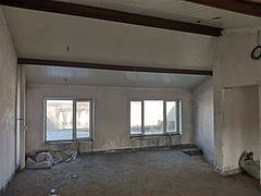 新华镇城建住宅楼六带七复试 135平房本面积70平 毛坯房