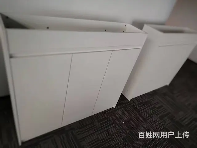 低价出售茶水柜，储物柜，办公桌椅会议桌，老板台等 - 图片 1