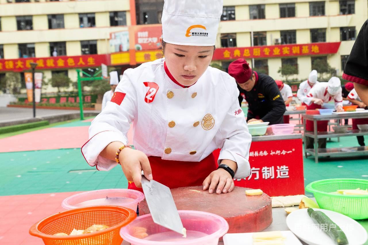 女孩子学厨师怎样