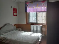 出租市实验中学旁邻三楼住房一套