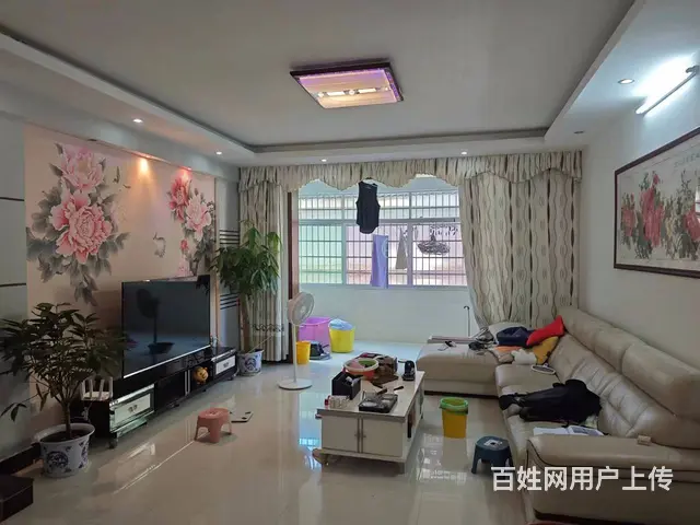 上高星辉小区二楼精装四房边户产权车库（有卫生间）近每天超市 - 图片 1