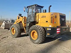 急转刚买一年半的龙工柳工车修路完工