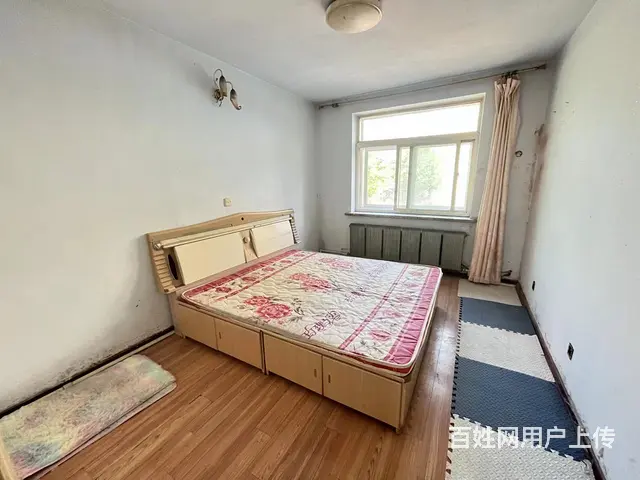 万达附近2楼70平中装双床冰箱洗衣机热水器9000元 - 图片 1