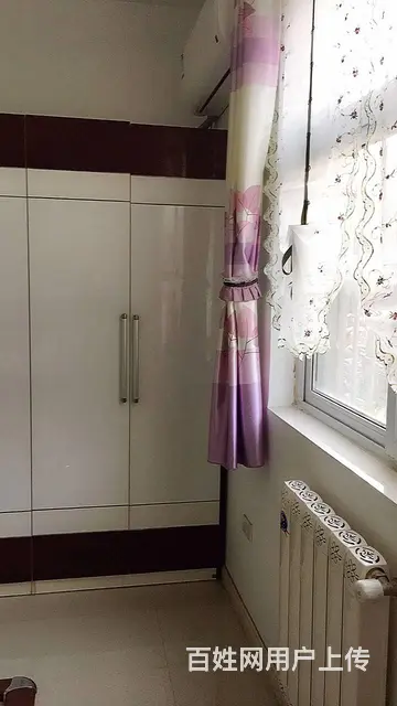 四季花城 普通住宅1厅 中等装修 - 图片 1