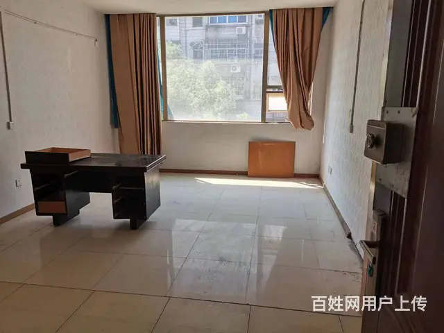 位置优越，人流量大，租金低 - 图片 2