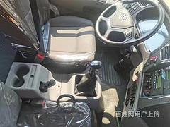 阿拉善国六三环昊龙三轴挖掘机平板拖车拉150挖掘机高速不超重