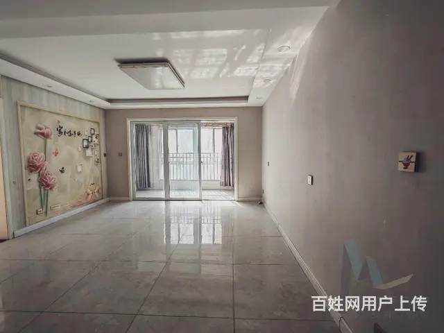 精装4室2厅2卫1阳台急租,是您租房的不二之选 - 图片 1