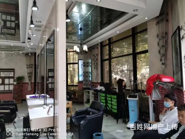 东欣彩虹城小区大门口临街门面房东直租
​ - 图片 4