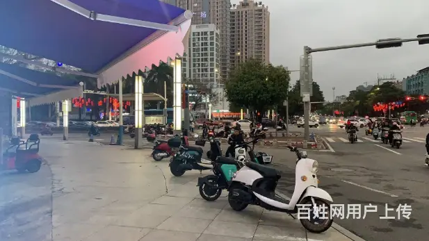 （速转店）北海大道广东路楼东北角四连旺铺转让   位置佳 - 图片 2