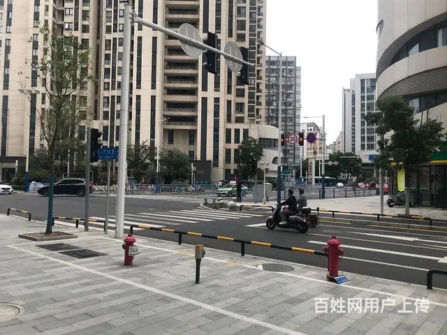 挑高六米，小区主门口五折出售 原价3.3万现价1.5万每平 - 图片 11