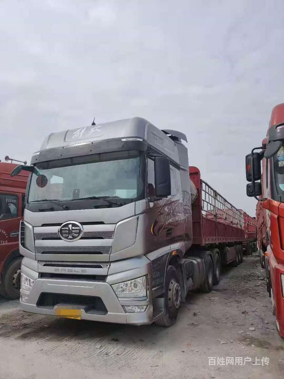 解放j7半挂车13米高栏 国五全保首付8万原版急售