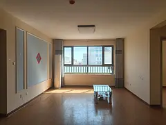 开发区四室电梯房可办公可居住