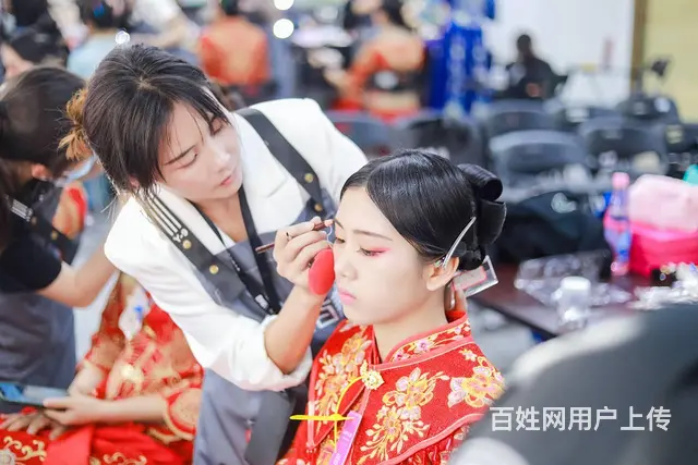 广州百美汇学校学化妆，更全面更专业 - 图片 1