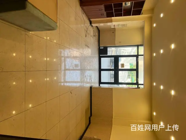 【搞定了！】香坊区长江路会展城上城商铺门市出租房主直租 - 图片 3