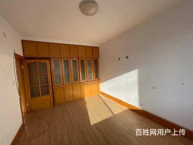 朝柴家属院5楼64平，两室一厅，简单装修，小税10万 - 图片 1
