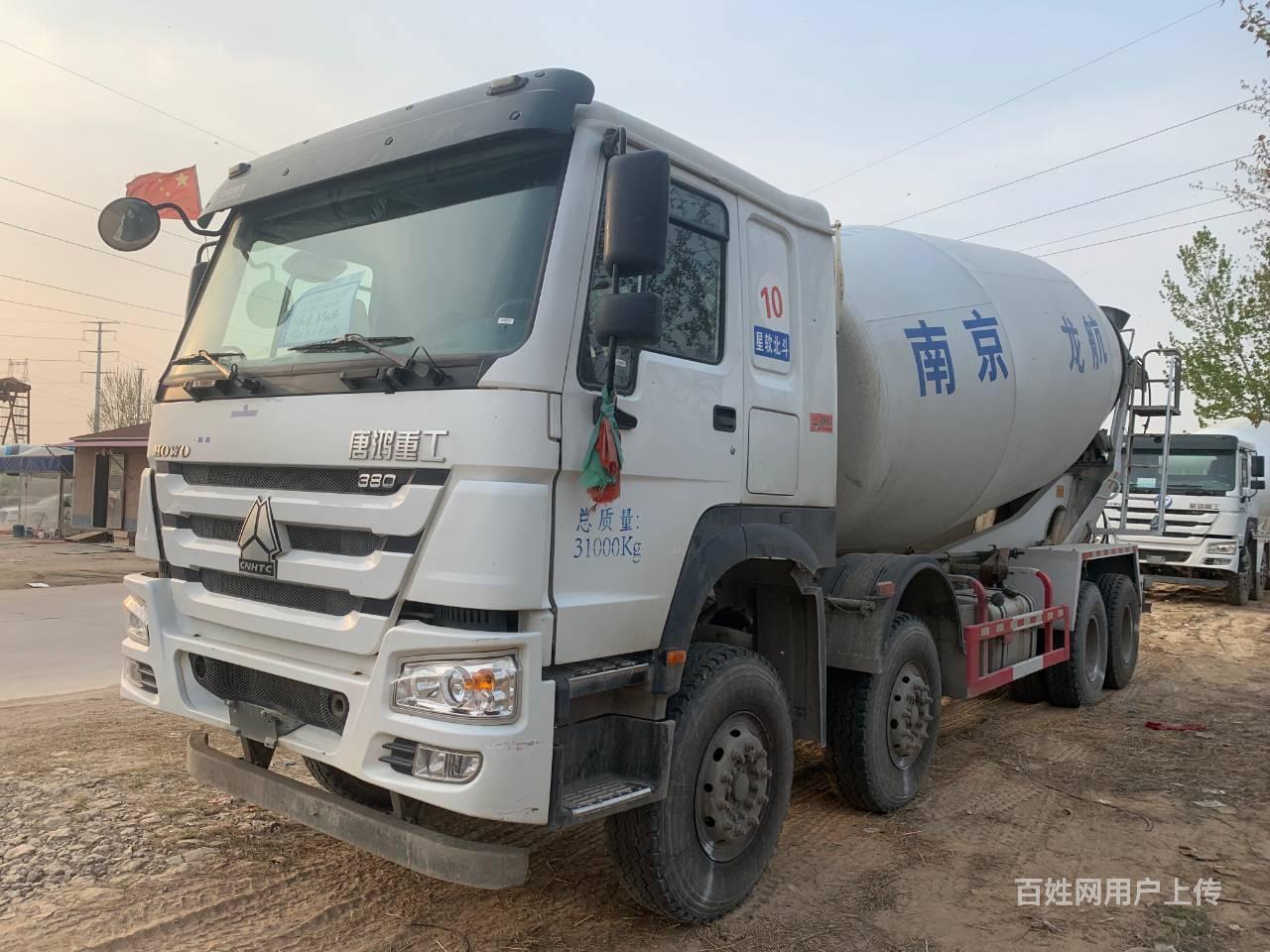 19年二手豪沃搅拌车大22方380马力前四后八