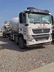 轻量化二手豪沃搅拌车 大12方  国五 前四后八