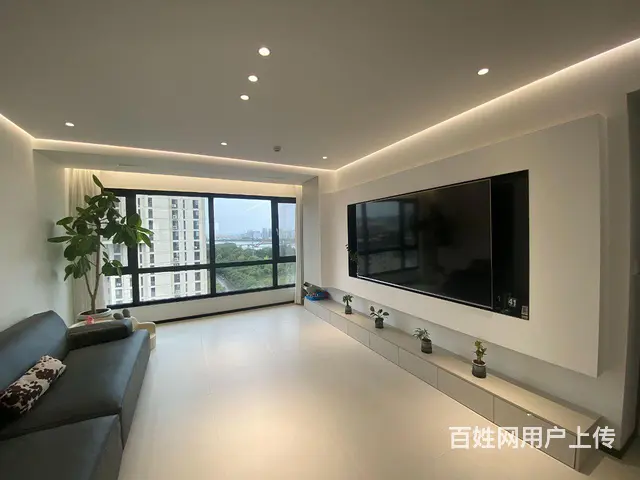 中央公园观景房14楼121平三室精装110万金泰春天宏运一期 - 图片 1