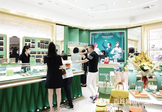 澳之冠轻奢珠宝彼此错落辉映，增添气质呈现果敢和锋芒 - 图片 2