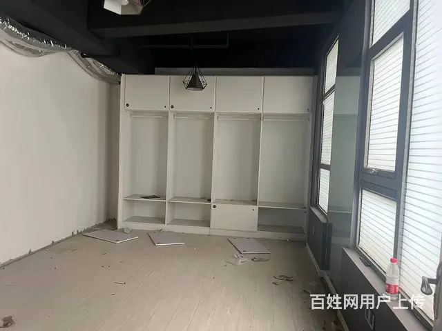 世茂75号公馆290平精装办公房   朝东 - 图片 1