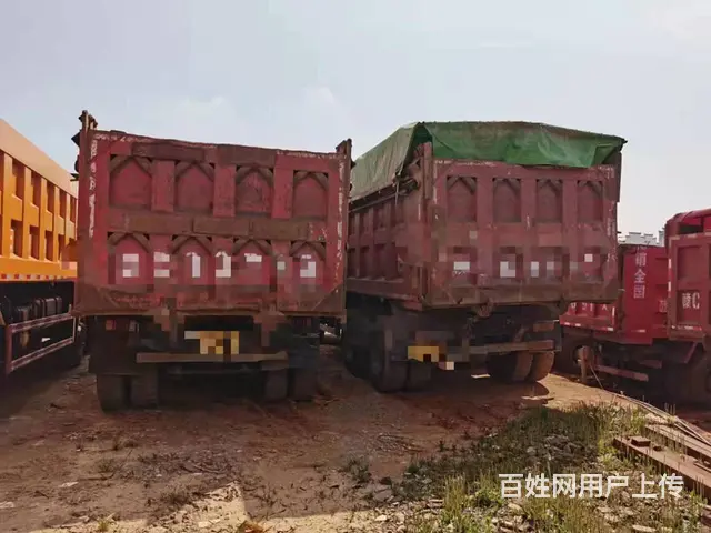新进场两台后八轮自卸车350马力红岩杰狮5米8货厢 - 图片 5