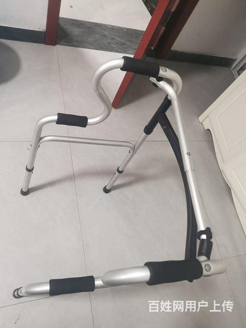 铝合金折叠站立架的图片