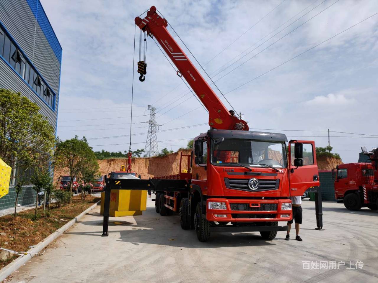 前四后八配三一16吨随车吊厂家直销价格优惠可分期