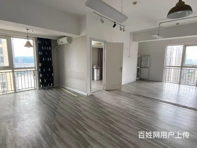 万达Soho B2 东北朝向 83平 20层 39W - 图片 1